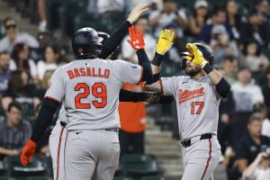 Deadspin | Colton Cowser Powers Orioles más allá de los Medias Blancas