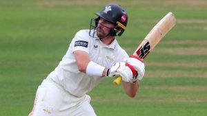 Campeonato del condado: Rory Burns bordes más cerca de la victoria obligatoria sobre Nottinghamshire