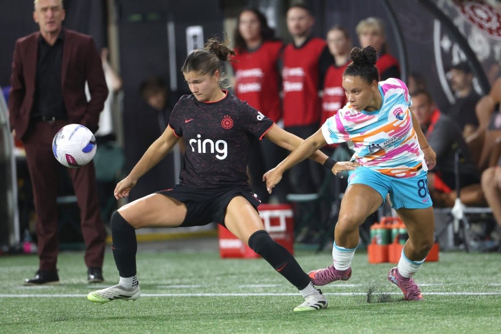 Deadspin | Slack Thorns AIM gana el plan vs. Wave, mantiene el título de los equipos en la clasificación