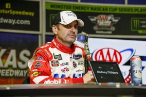 Rodney Childers “impresionó” de Dale Earnhardt Jr. mientras se prepara para llegar al piso que trabaja con JRM después del año