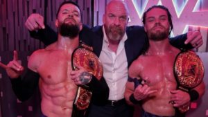 Breaking: Triple H ahora puede despojar el día del juicio de sus títulos después de que poseen una regla de la WWE distinguida dañada