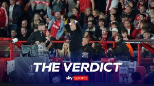 Los fanáticos del bosque caracterizan la frustración en Ange después de la derrota europea
