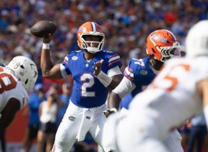 Deadspin | Florida Stuns No. 9 Texas, termina la cola alta de tres deportes.