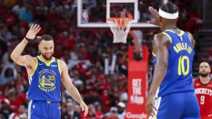 Warriors firman a un ala-pívot de 21 años que formó parte del histórico intercambio de siete equipos en la temporada baja | Sporting News Spain