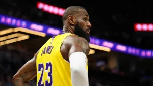 La lesión de LeBron James: Qué le pasó a la estrella de los Lakers y por qué se pierde el inicio de temporada | Sporting News Spain