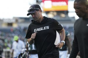 “Quítele el anillo del Big Bowl”: los fanáticos de los Eagles desean que el OC Kevin Patullo sea despedido después de la humillante derrota ante los Giants en TNF