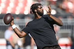 Giro muerto | Los Browns elevan al QB Shedeur Sanders a la función de respaldo