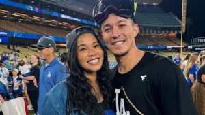 La esposa de Tommy Edman, Kristen, captura el lindo momento entre su hijo Eli y Teoscar Hernandez con un conmovedor mensaje después de Sport 4 NLDS
