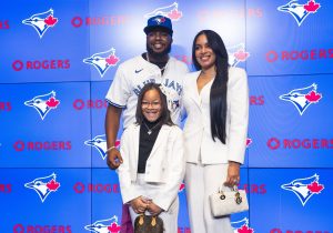 La esposa de Vladimir Guerrero Jr., Nathalie, envía un mensaje sincero mientras el toletero de $500,000,000 hace un viejo pasado con la mayor cantidad de jonrones de la temporada por parte del bateador de los Azulejos