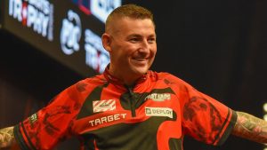 Campeonato Alemán de Dardos: Nathan Aspinall y Raymond van Barneveld avanzan a la segunda ronda