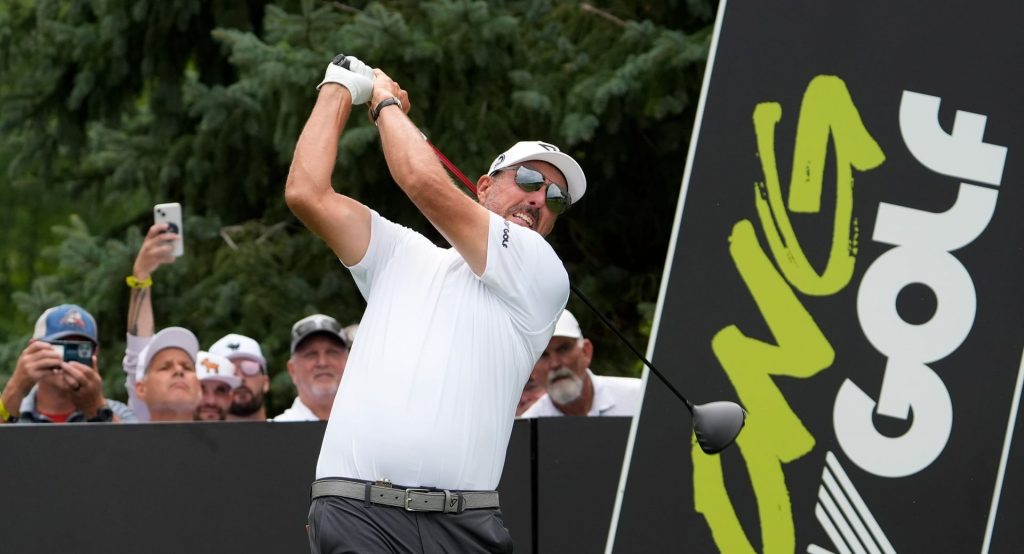 Phil Mickelson felicita a la primera mujer Ministra de Japón