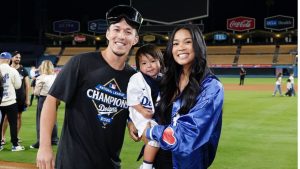 “Que continúen las aventuras de postemporada”: Kristen, la esposa de Tommy Edman, toma una adorable foto de su hijo Eli antes de que termine la Serie Mundial en Toronto.