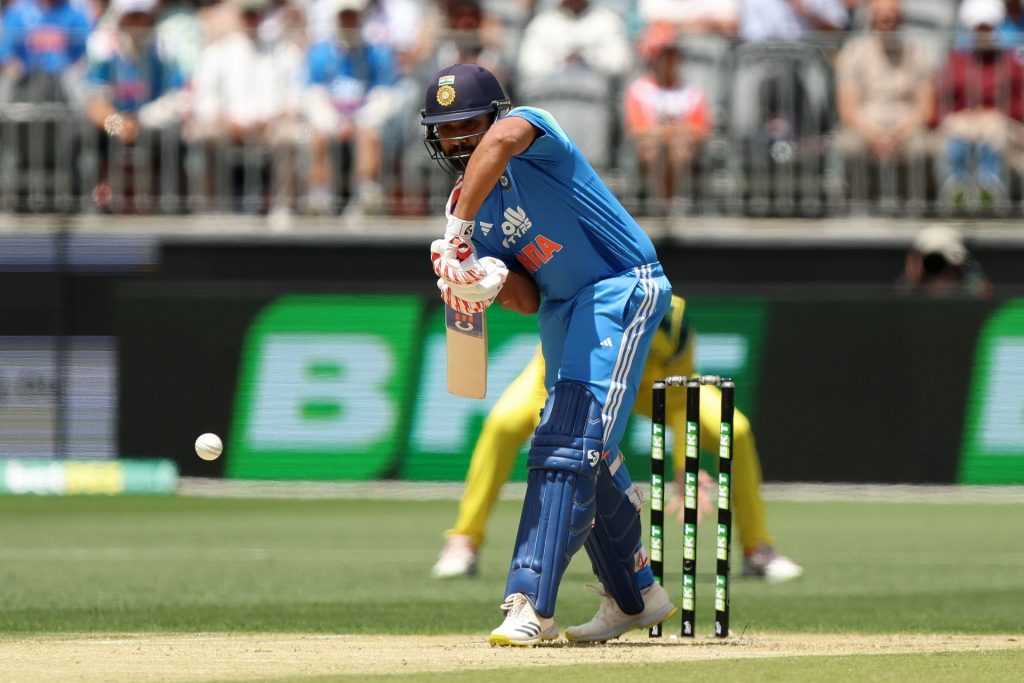 El sabio australiano se toma una selfie con Rohit Sharma antes del segundo ODI de AUS vs IND 2025 [Vistazo]