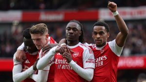 El título de la Premier League es “el Arsenal debe ganarlo”, dice Gary Neville, mientras Jamie Carragher elogia a Gabriel