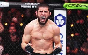 “La sonrisa correcta y la práctica” – Islam Makhachev dice que llegar al peso welter transformó su existencia y su forma de pensar