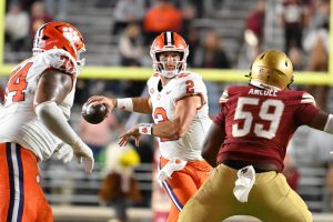 Giro muerto | Clemson y Duke buscan mantener vivas las esperanzas en el enfrentamiento de la temporada baja
