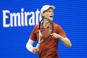 Giro muerto | Jannik Sinner avanza, Taylor Fritz se enoja en el Masters de París