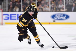 Giro muerto | Los Bruins y el veloz Morgan Geekie apuntan a Canes