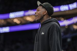 “Treating Ant, cuida de Ja Morant”: los seguidores de la NBA se ponen nerviosos cuando Anthony Edwards elige la primera técnica de la temporada mientras está en la banca con ropa de calle.