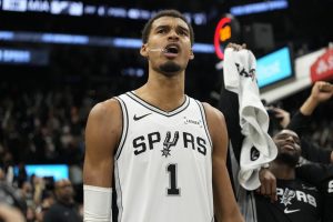 Giro muerto | Los Spurs vienen de la primera derrota y hablan con sus compañeros Lakers del poder occidental