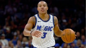 “Puede que tal vez también simplemente esté prohibido por estilos de vida”: los fanáticos de la NBA dan un veredicto sólido después de que Desmond Bane clava brutalmente la pelota en la cabeza de Onyeka Okongwu