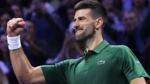 Novak Djokovic logra el gol número 200 bajo techo para llegar a las semifinales en Atenas mientras Cam Norrie sella la semifinal en Metz.