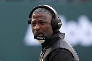 “Ya no es mi responsabilidad permitirte saberlo”: Aaron Glenn responde a la pregunta sobre el QB titular de los Jets entre Justin Fields y Tyrod Taylor