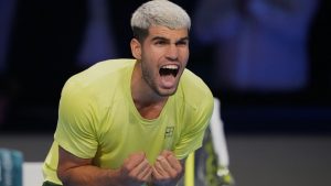 Finales ATP: Carlos Alcaraz llega a semifinales después de la victoria contra Lorenzo Musetti y se estabiliza en el puesto número 1 del ranking mundial