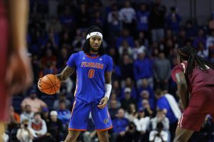 Giro muerto | No. 10 Florida y Miami chocan en enfrentamiento de rivalidad