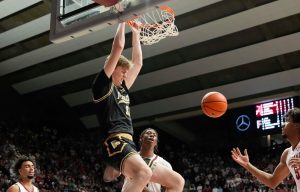 Giro muerto | El No. 2 Purdue se enfrenta al anotador Akron