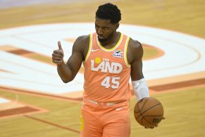 Giro muerto | Los rivales Cavaliers y Rockets se enfrentarán