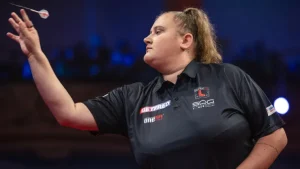 Quién es Beau Greaves, la estrella emergente del SUPER DARTS 2025 | Sporting News Spain