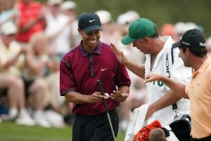 Giro muerto | El caddie de toda la vida de Tiger Woods regresa para instigar al joven australiano