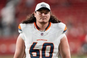 Giro muerto | Documento: Broncos C Luke Wattenberg acepta extensión
