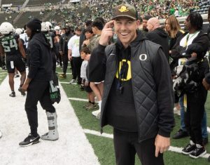 Giro muerto | Experiencias: Kentucky contratará al OC de Oregon Will Stein