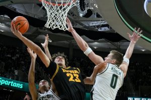 Giro muerto | El No. 7 Michigan Insist sofoca a Iowa en el primer partido de Big Ten