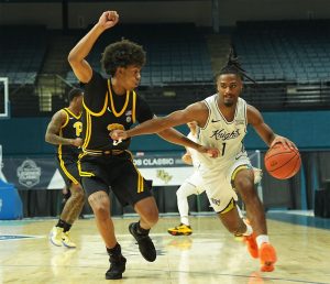Giro muerto | Themus Fulks, UCF acelera a Towson