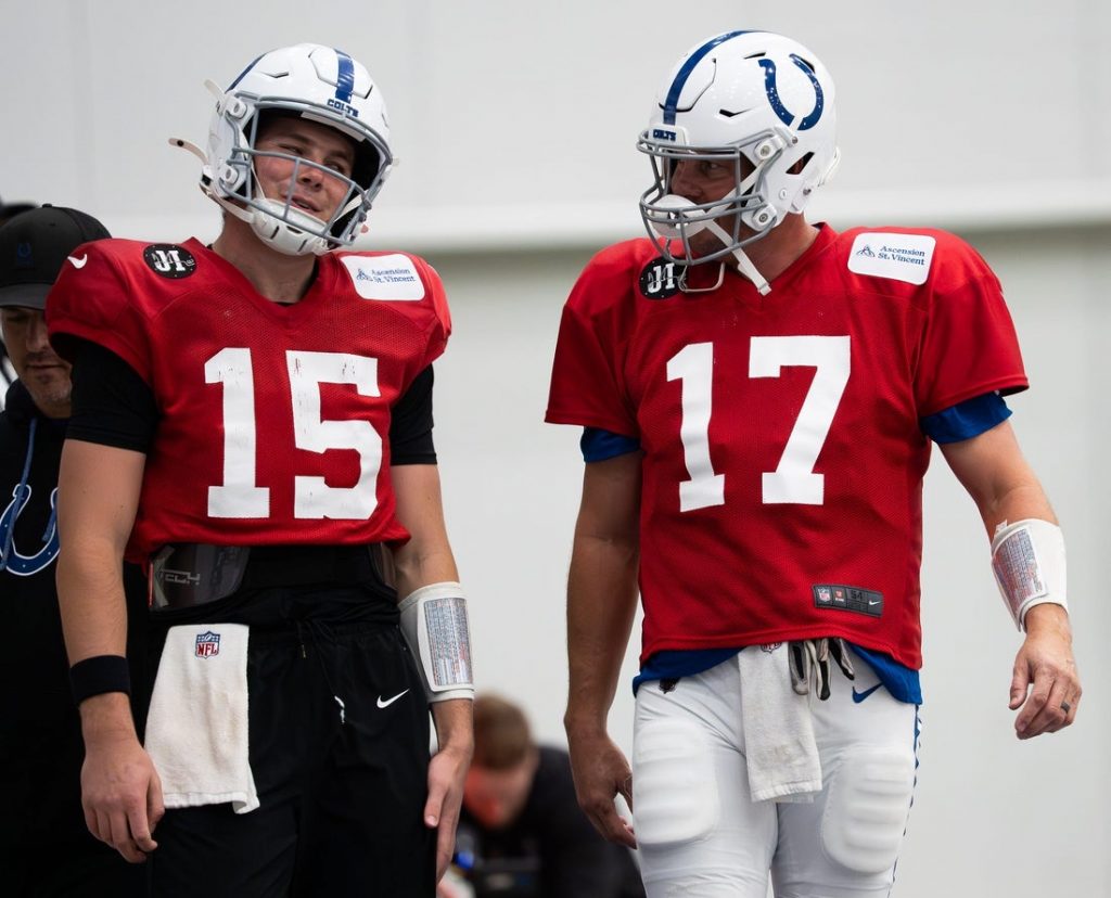 Giro muerto | El mariscal de campo de los Colts, Riley Leonard, sano, nervioso y con una característica en el limbo