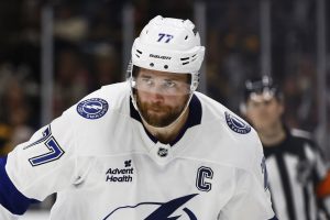 Giro muerto | El capitán del Lightning Victor Hedman regresa a la reserva de lesionados