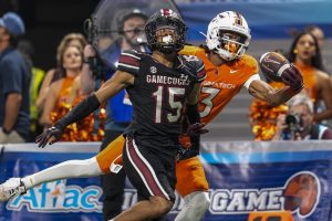 Giro muerto | Brandon Cisse, CB de Carolina del Sur, se declara para el draft de la NFL
