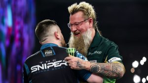 Campeonato Mundial de Dardos: Simon Whitlock redescubre la magia de Alexandra Palace, pero pierde el misterio ante Connor Scutt
