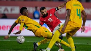Mo Salah anota el gol de la victoria para Egipto en el primer partido de la Copa Africana de Naciones