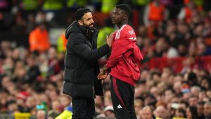 Kobbie Mainoo: el técnico del Manchester United, Rubén Amorim, insiste en que el centrocampista está tranquilo entre los principales caminos a seguir para el club