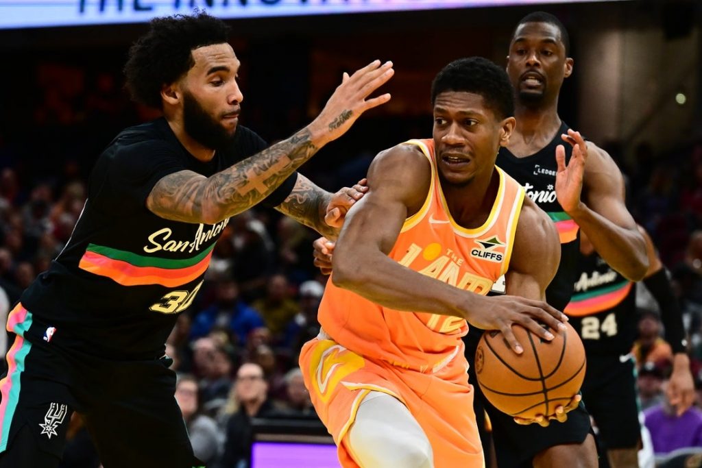 Giro muerto | Buscando superar la derrota anterior en el juego señuelo, los Spurs dan la bienvenida a los Cavaliers