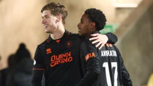 Livingston 1-3 Dundee United: las mandarinas suben a la Premiership escocesa entre los seis primeros con la victoria en Livi