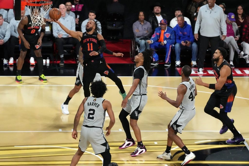 Giro muerto | Knicks y Spurs celebran 2025 con la revancha de la final de la Copa de la NBA