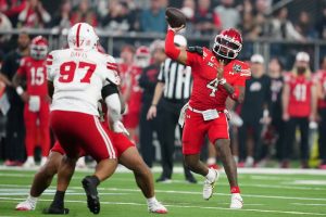 Giro muerto | El inmenso día de Devon Dampier lleva al No. 15 Utah sobre Nebraska en Las Vegas Bowl