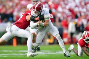 Giro muerto | El mariscal de campo de Alabama, Ty Simpson, sufrió una fractura en una costilla en la derrota del Rose Bowl