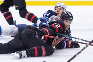 Giro muerto | Logan Stanley de los Jets y John Beecher de los Flames cada 1 deporte suspendido