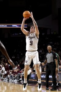 Giro muerto | La protección de Auburn se pondrá a prueba frente a la puntera ofensiva de Texas A&M